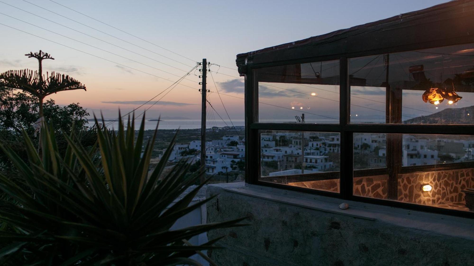 Themed House "Castle Halaros" View 17Th Century Glinado Naxos Exterior foto