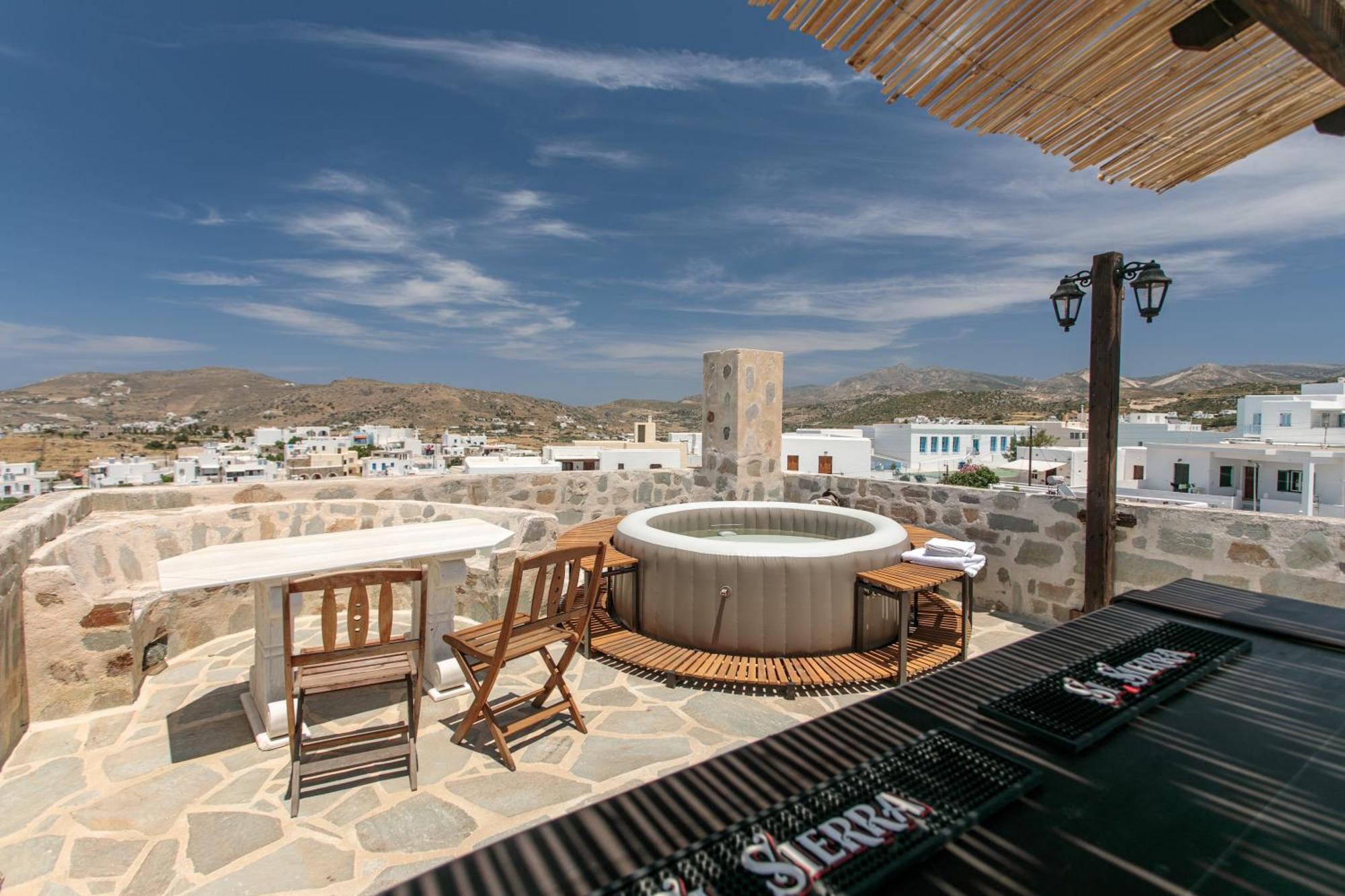 Themed House "Castle Halaros" View 17Th Century Glinado Naxos Exterior foto