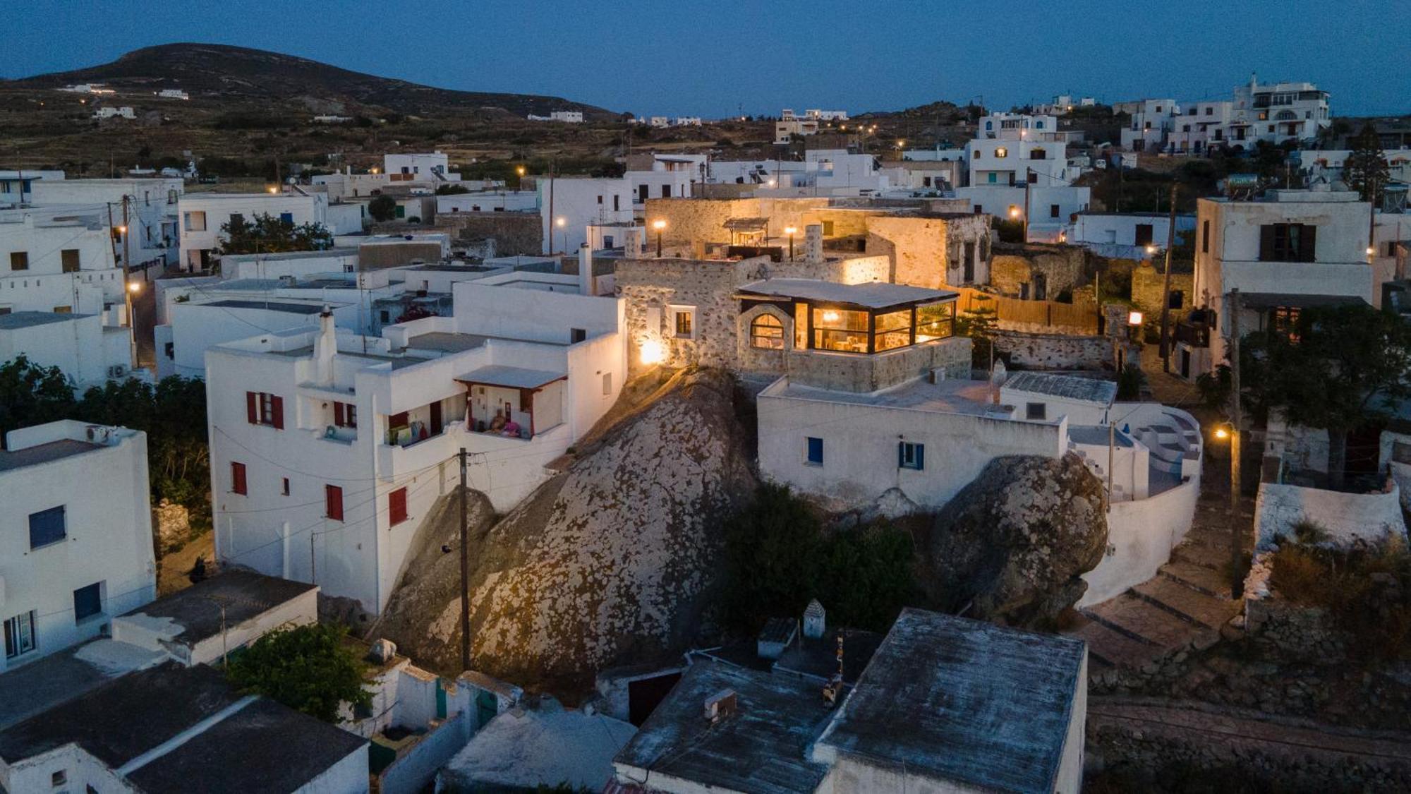 Themed House "Castle Halaros" View 17Th Century Glinado Naxos Exterior foto